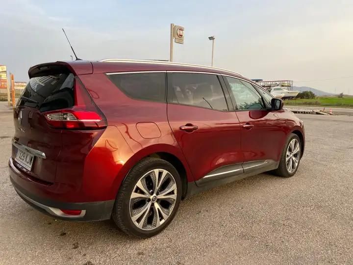 Renault Grand Scenic • 2018 • 136,000 km 5