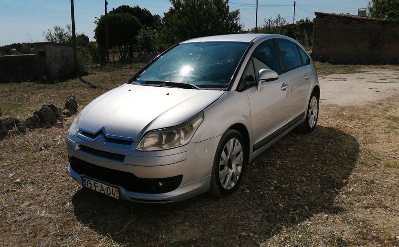 Citroën C4 • 2008 • 250,000 km 3