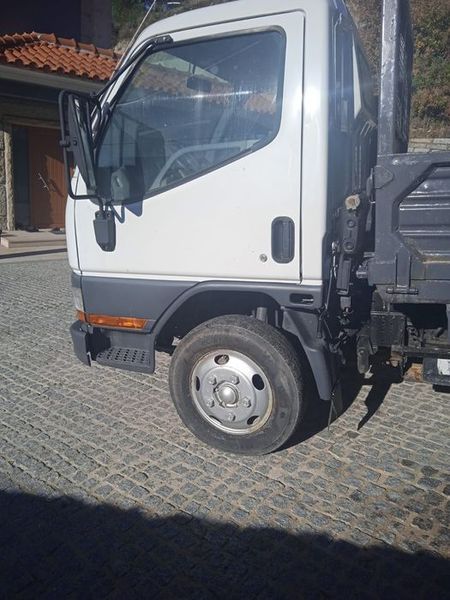 Mitsubishi Fuso canter • 2000 • 172,000 km 4