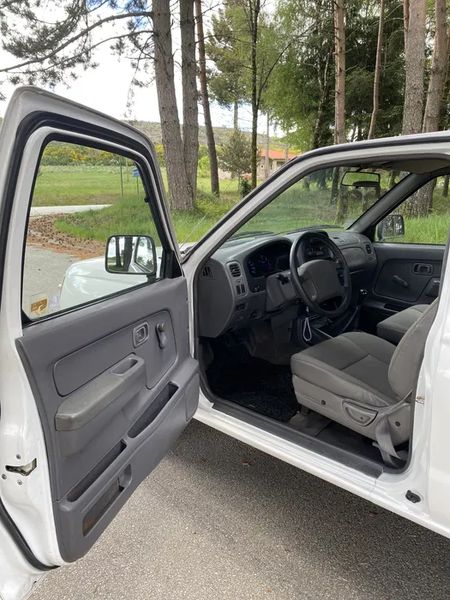 Nissan Pickup • 1999 • 291,000 km 9