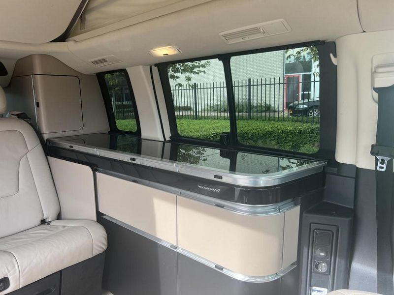 Mercedes-Benz 310 Van • 2016 • 140,000 km 8