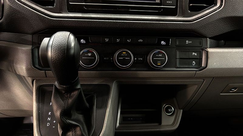 Volkswagen California • 2024 • 6,901 km 38