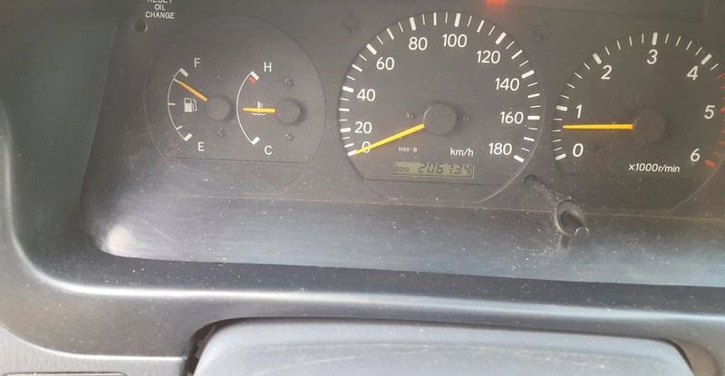 Toyota 4 Runner Limited • 2004 • 200,000 km 5
