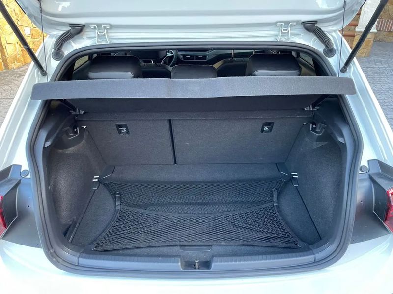 Volkswagen Polo • 2023 • 13,300 km 16