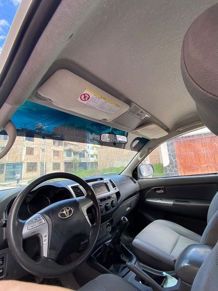 Toyota Hilux • 2013 • 190,000 km 3