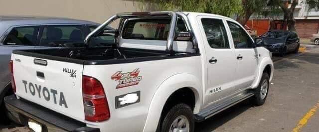Toyota Hilux • 2014 • 65,000 km 3