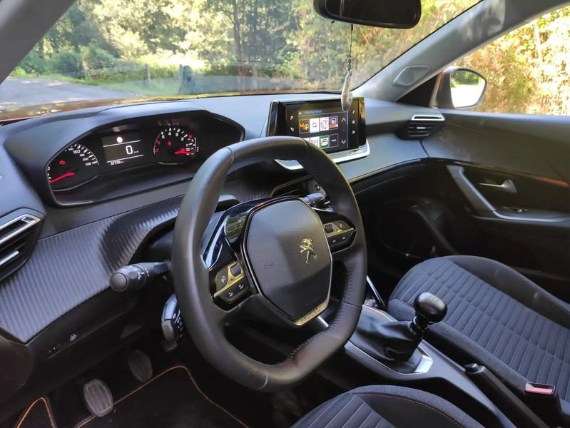Peugeot 2008 • 2021 • 37,850 km 3
