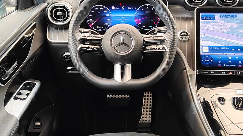 Mercedes-Benz GLC • 2023 • 11,750 km 16