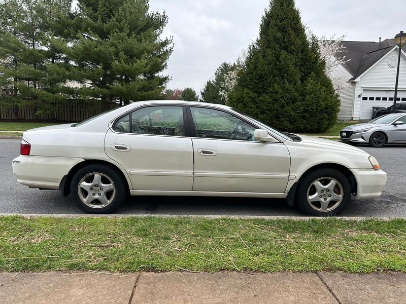 Acura TL • 2003 • 187,000 km 5