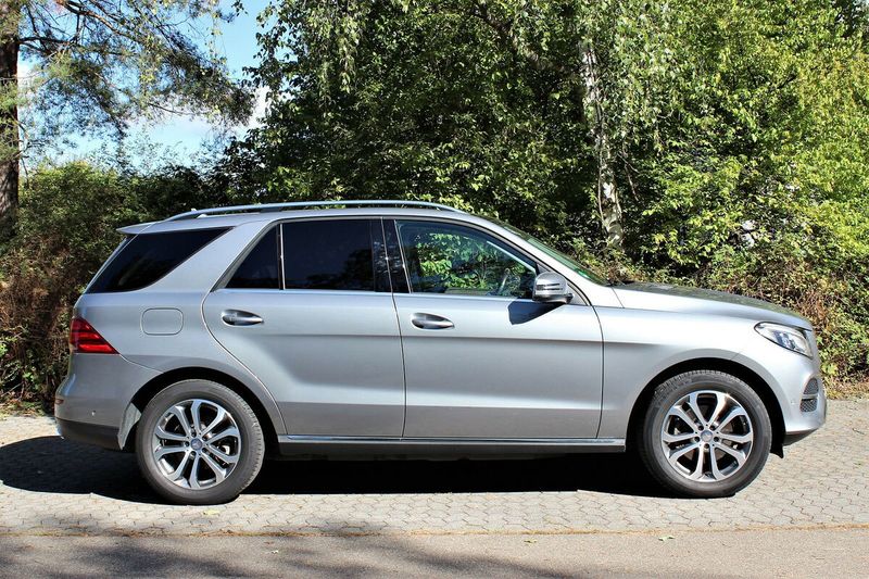 Mercedes-Benz GLE • 2016 • 166,900 km 7