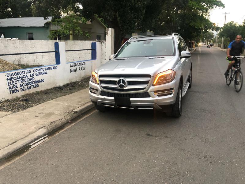 Mercedes-Benz GL • 2013 • 10,000 km 3