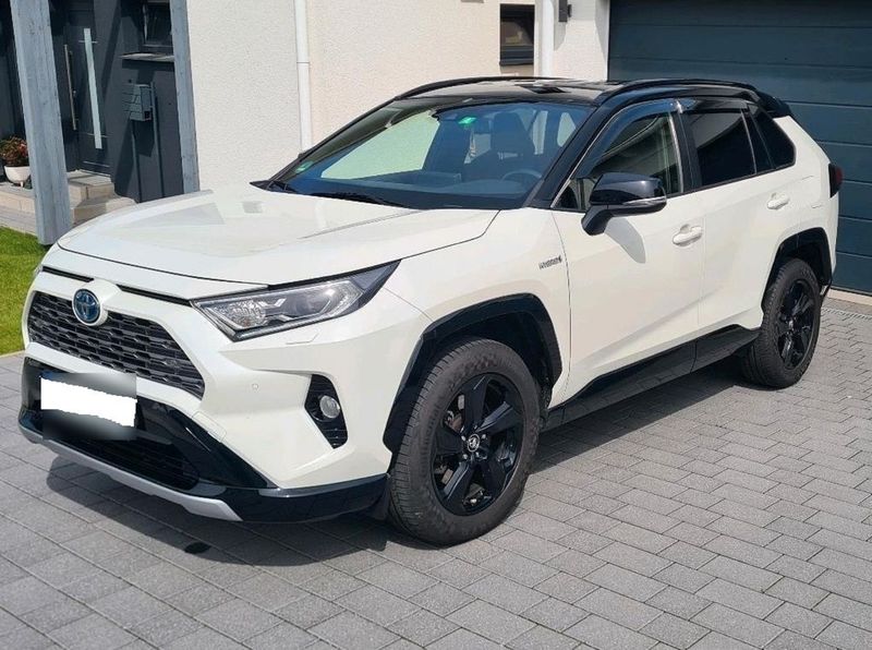 Toyota RAV4 • 2019 • 68,543 km 1
