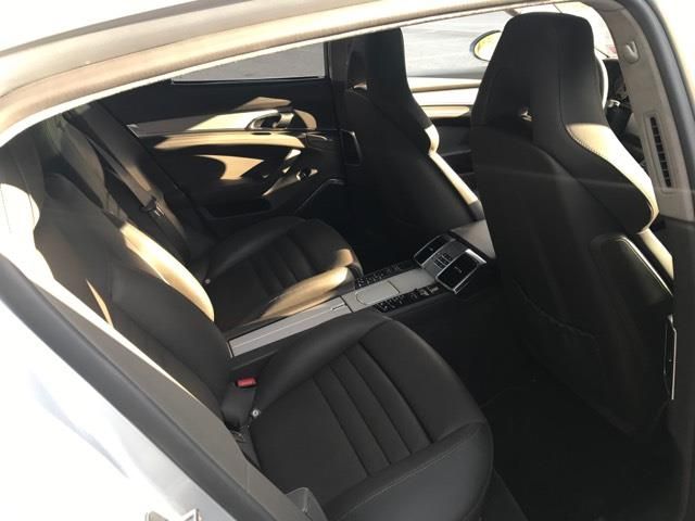 Porsche Panamera • 2013 • 155,000 km 6