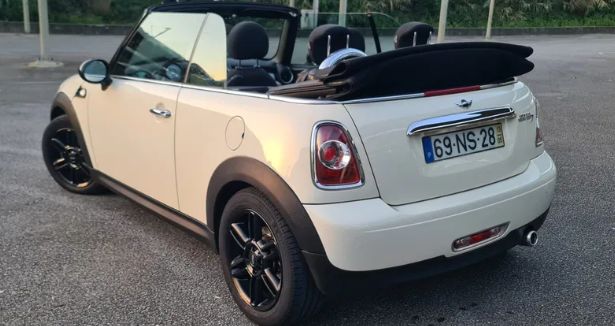 MINI Cooper • 2013 • 100,000 km 2