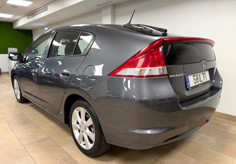 Honda Insight • 2009 • 144,912 km 3