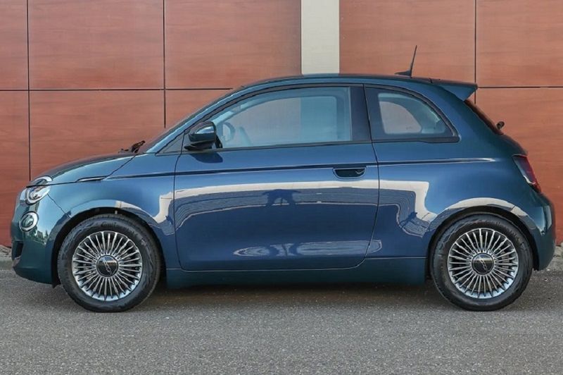 Fiat 500e • 2021 • 26,100 km 3