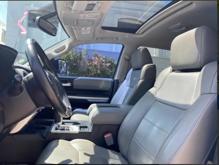 Toyota Tundra • 2016 • 93,000 km 3