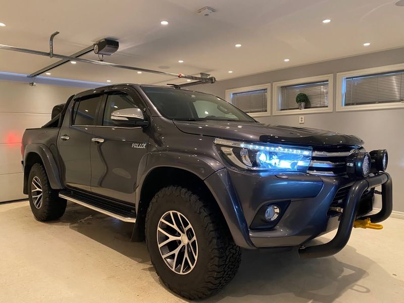Toyota Hilux • 2016 • 84,000 km 1