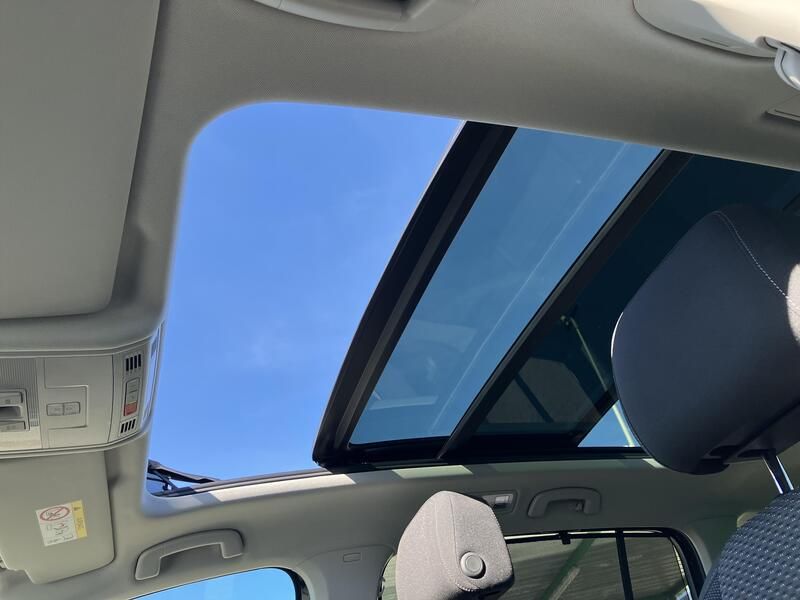 Volkswagen Touran • 2023 • 24,155 km 15