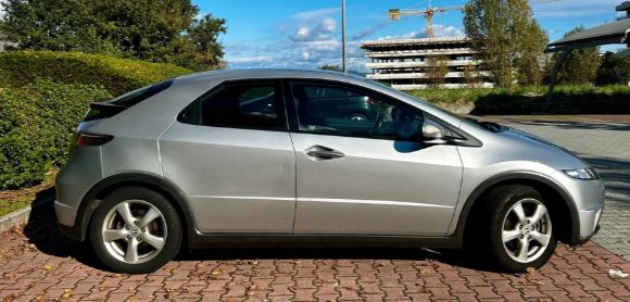 Honda Civic • 2009 • 88,600 km 2
