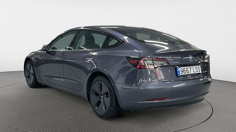 Tesla Model 3 • 2021 • 29,712 km 4