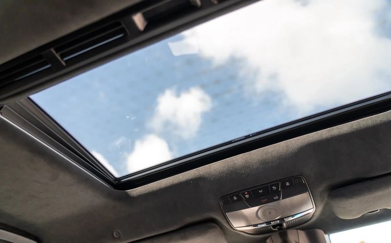 Mercedes-Benz G-Class • 2023 • 4,200 km 5