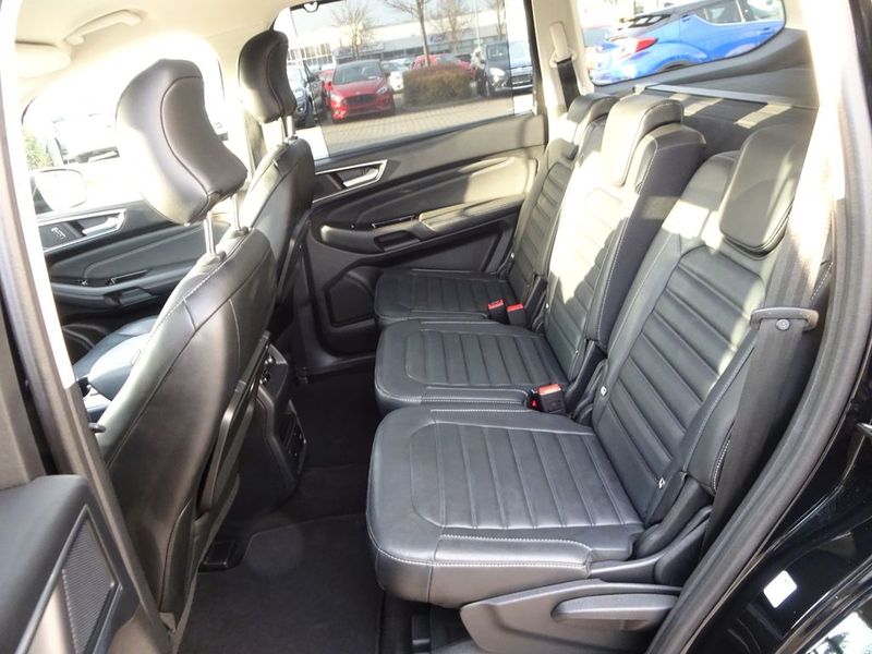 Ford Galaxy • 2017 • 68,000 km 4