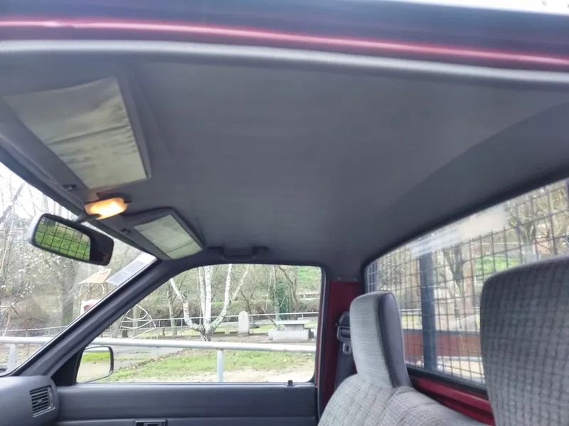 Toyota Hilux • 1997 • 90,000 km 5