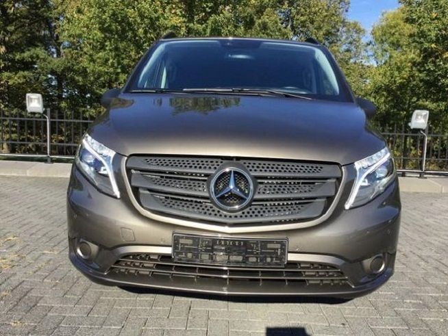 Mercedes-Benz 210 Van • 2018 • 142,000 km 2
