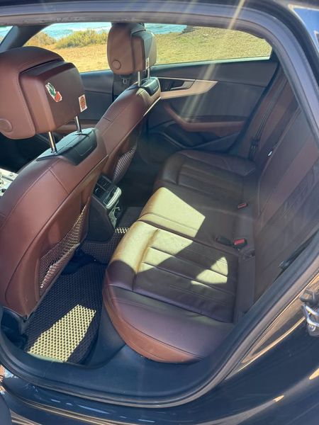 Audi A4 • 2019 • 105,000 km 10