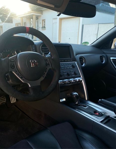 Nissan GT-R • 2009 • 79,000 km 3