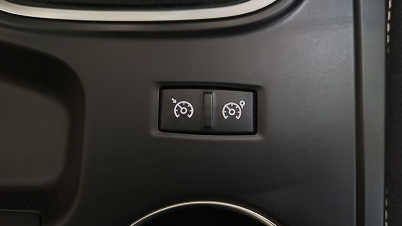 Renault Mégane • 2017 • 56,344 km 16