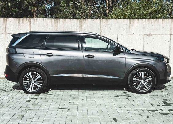 Peugeot 5008 • 2024 • 24,000 km 2