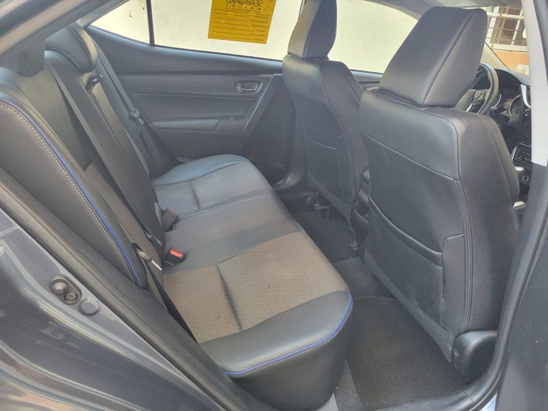 Toyota Corolla • 2018 • 125,000 mi 3