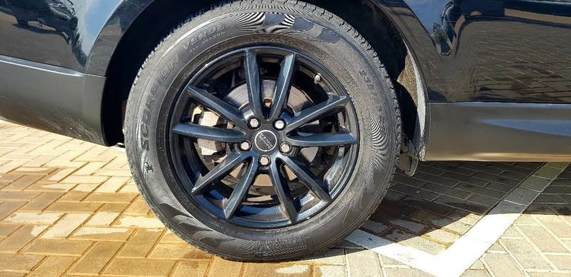 Land Rover Range Rover Sport • 2019 • 127,000 km 4