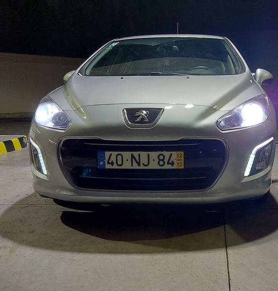 Peugeot 308 • 2012 • 128,000 km 4