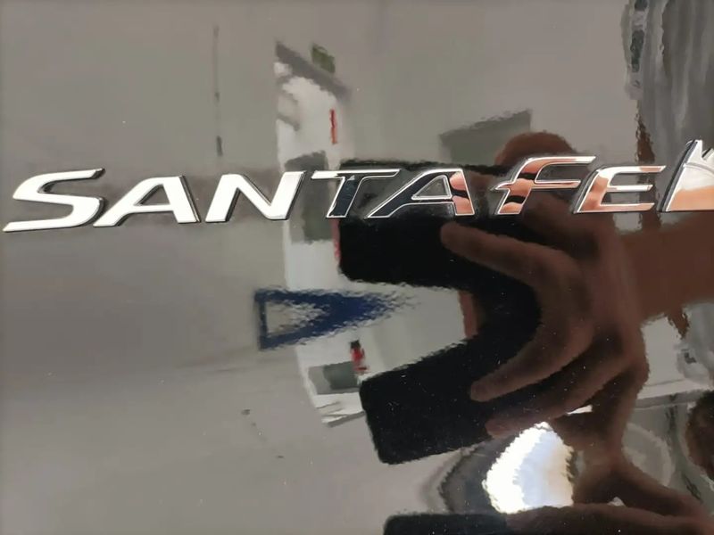 Hyundai Santa Fe • 2024 • 23,860 km 9