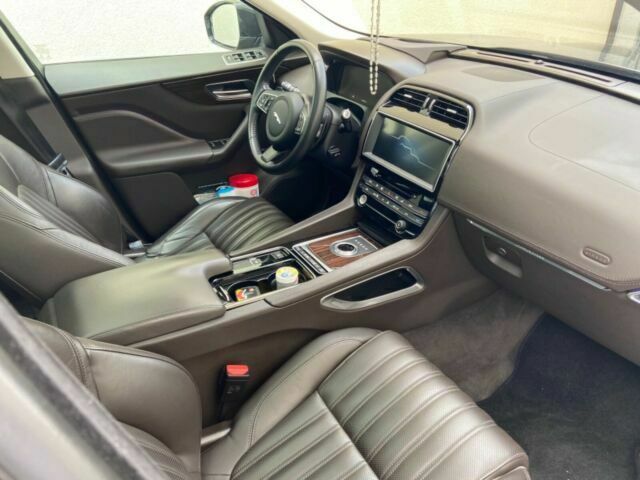 Jaguar F-Pace • 2016 • 90,000 km 3