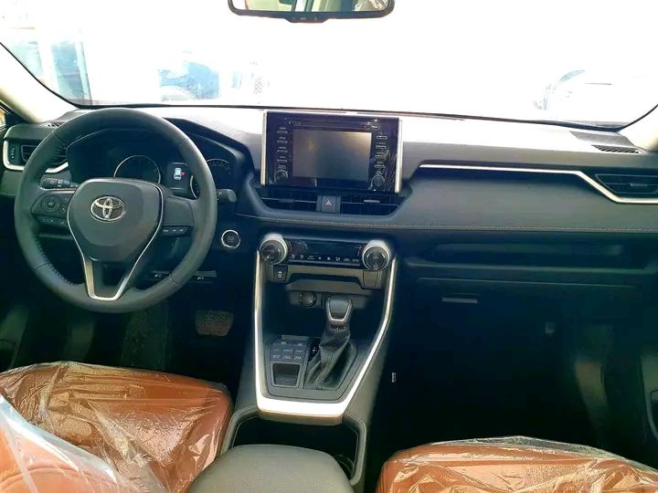 Toyota RAV4 • 2021 • 50,000 km 2