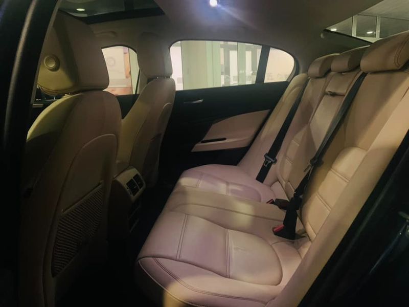 Jaguar XE • 2018 • 80,000 km 4