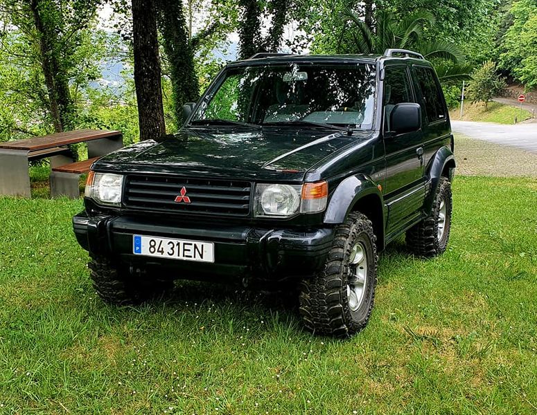 Mitsubishi Pajero • 1994 • 80,000 km 2