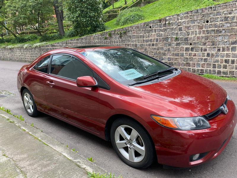 Honda Civic Coupé • 2008 • 124,000 km 4