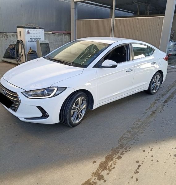 Hyundai Elantra • 2016 • 85,000 km 2