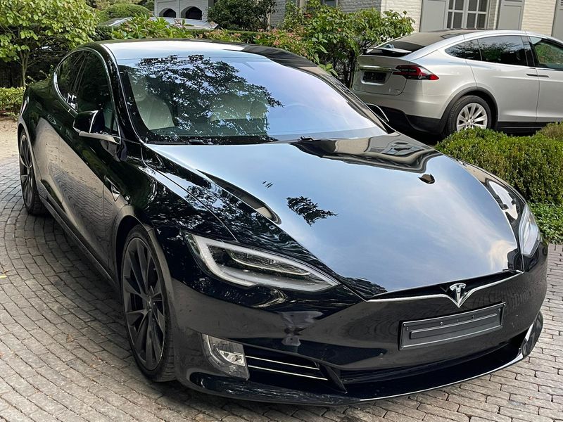 Tesla Model S • 2020 • 57,000 km 3