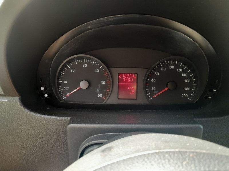 Volkswagen Crafter • 2010 • 272,000 km 11