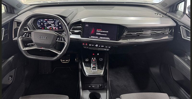 Audi e-tron • 2022 • 24,221 km 7