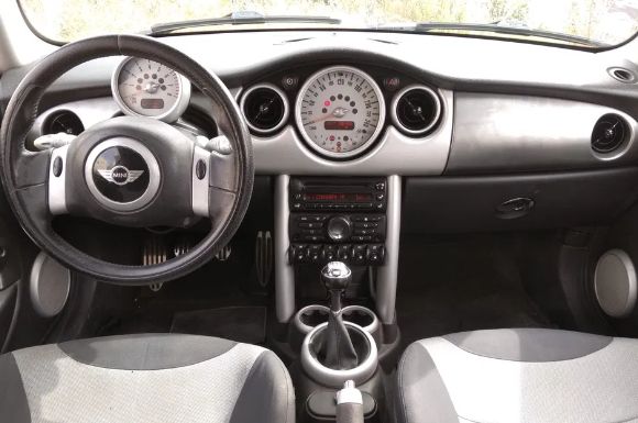MINI Cooper S • 2005 • 196,565 km 2