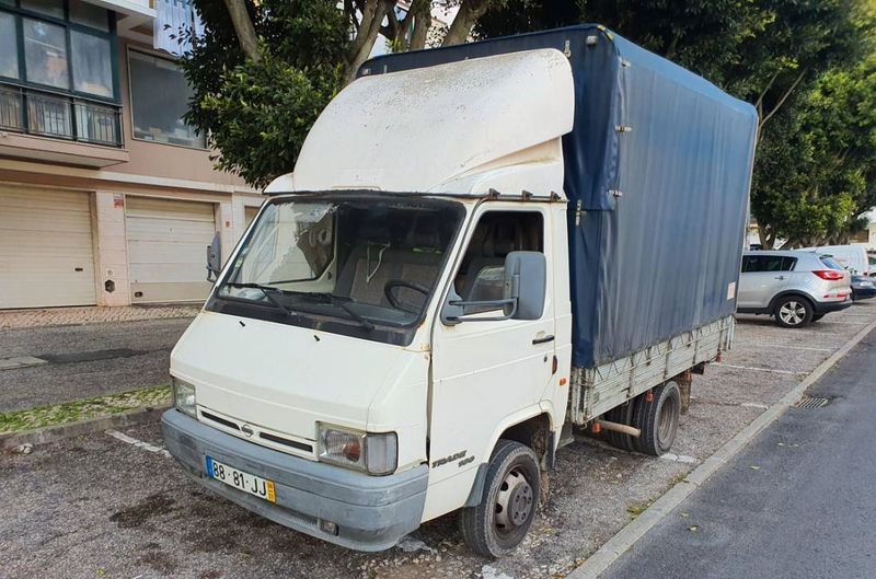 Nissan Trade • 1998 • 250,000 km 2