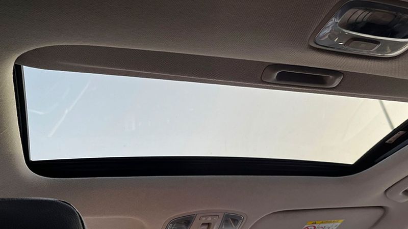 Hyundai Ioniq Electric • 2018 • 109,000 km 6