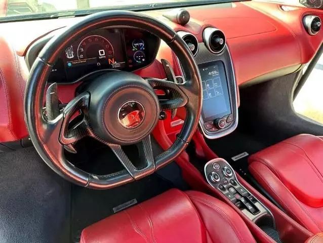 McLaren 570GT • 2017 • 33,696 km 4